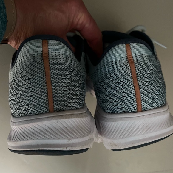 Lightly used Women’s Saucony Ride 13, size 7.5 - Picture 5 of 7